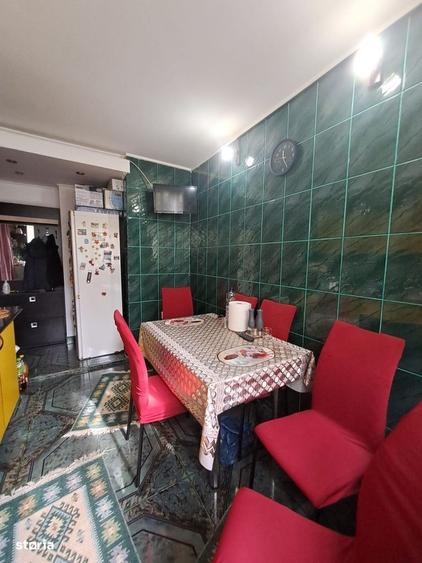 Apartament cu 4 camere în Tecuci
