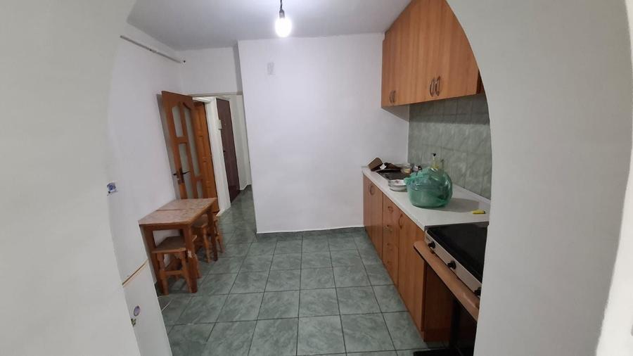 Apartament cu 2 camere decomandat în Nicolina