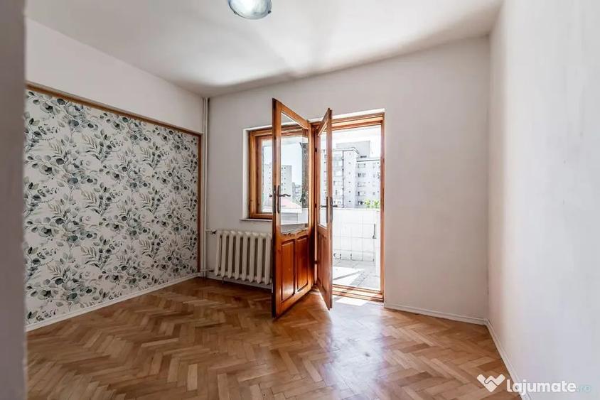 Apartament cu 4 camere decomandat în Aurel Vlaicu