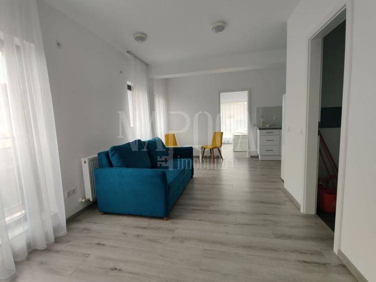 Apartament cu 8 camere decomandat în Gruia