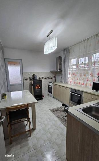 Vila de vanzare la 10 min de Onesti, sat Racauti. - 6