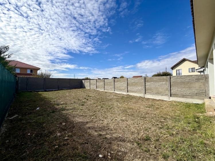 Duplex cu 5 camere cu Canalizare în Dumbrăvița