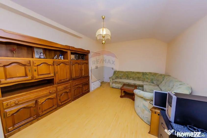 Casă cu 5 camere cu Teren 600 Mp în Central