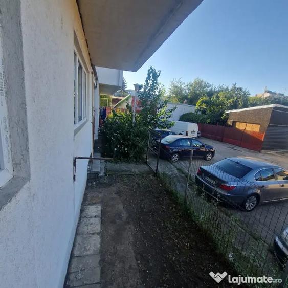 Apartament cu 2 camere decomandat în Malu Roșu