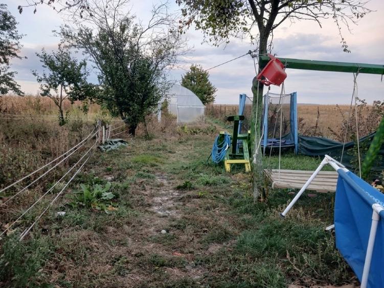 Casă individuală cu 4 camere cu Teren 2770 Mp în Văcărești
