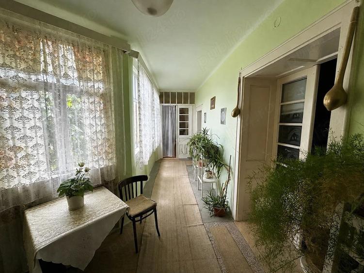 Casă cu 4 camere cu Teren 2877 Mp în Sânpetru Mare