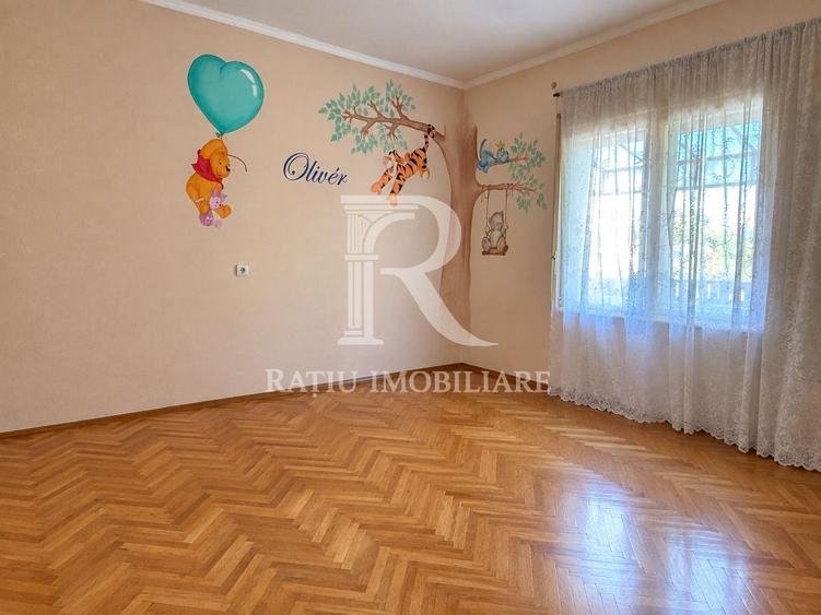 Casă individuală cu 4 camere cu Canalizare în Central
