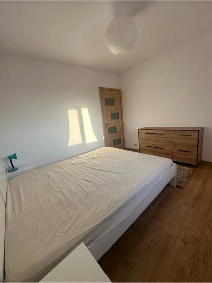 Apartament cu 2 camere semidecomandat, mobilat în 13 Septembrie