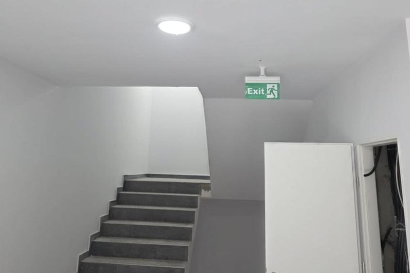 Apartament cu 3 camere semidecomandat în Zorilor