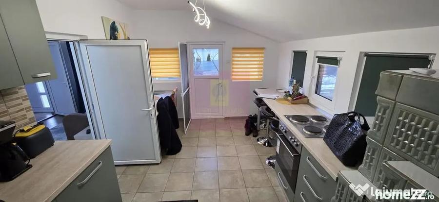 Casă cu 4 camere cu Teren 722 Mp în Podul Vadului