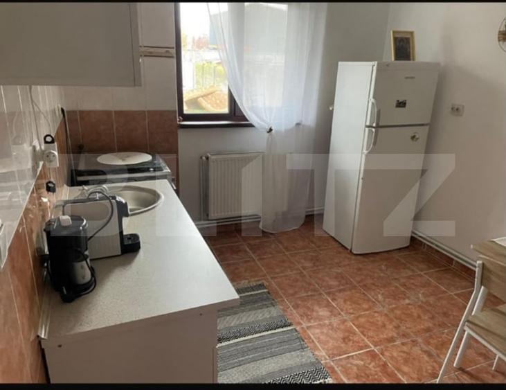 Casă individuală cu 5 camere cu Canalizare în Bariera Vâlcii