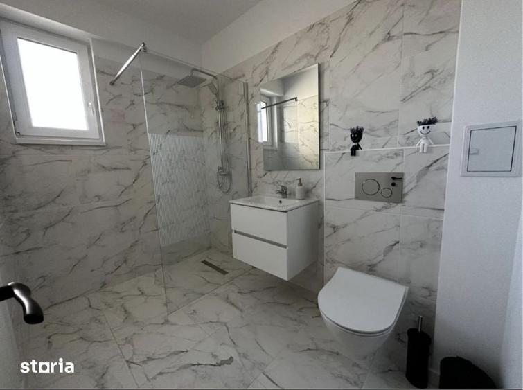 Apartament cu 3 camere decomandat, mobilat în Tolstoi
