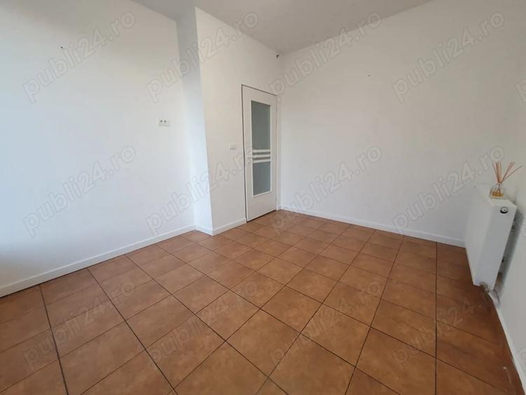 Spațiu comercial, de 130 mp, în Intim