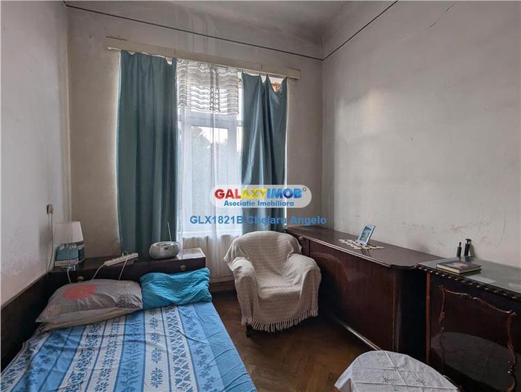 Casă cu 15 camere cu Teren 445 Mp în Unirii