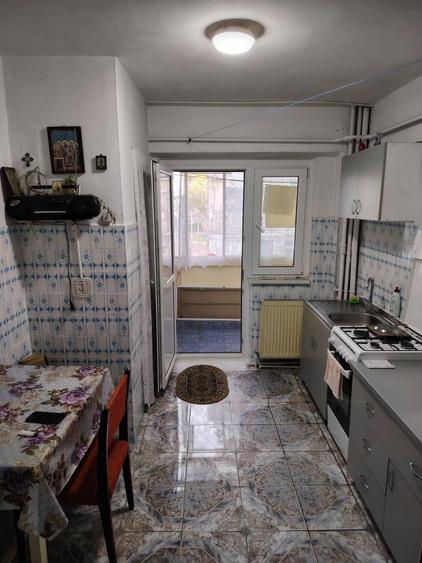 Apartament cu 2 camere decomandat în Obor
