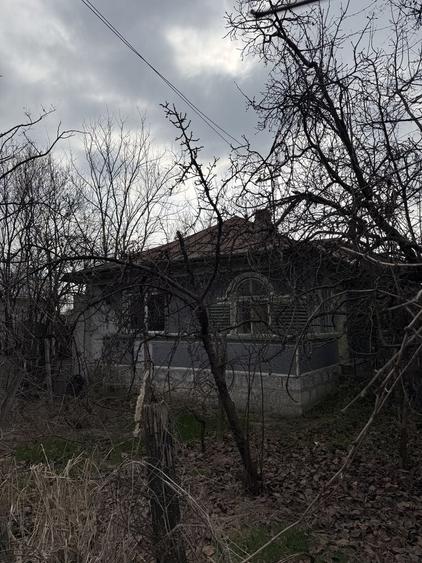 Casă cu 4 camere în Istrița de Jos