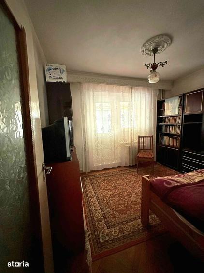 Apartament cu 3 camere decomandat în Central