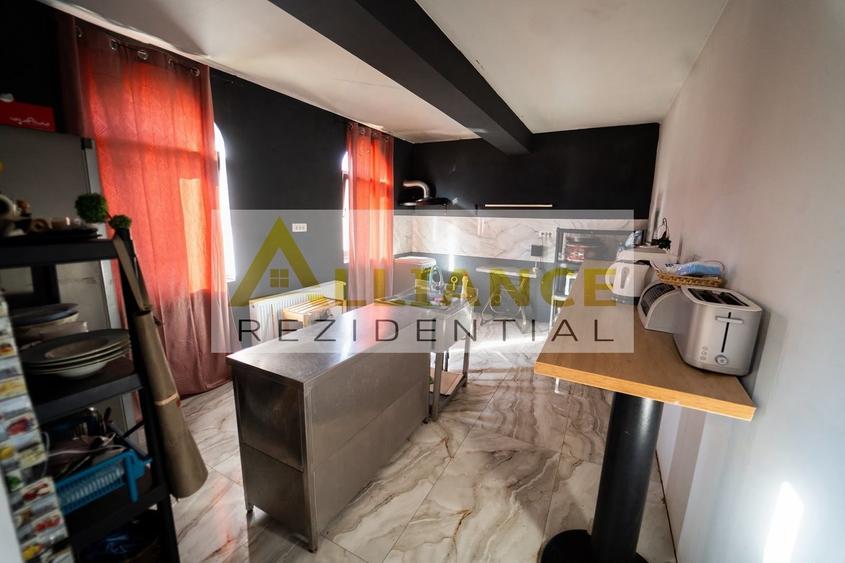 Casă individuală cu 5 camere cu Canalizare în Berceni