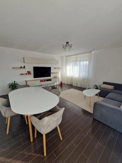 Apartament cu 4 camere decomandat în Balotești