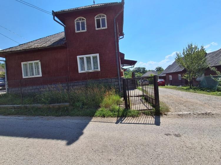Casă cu 4 camere în Central