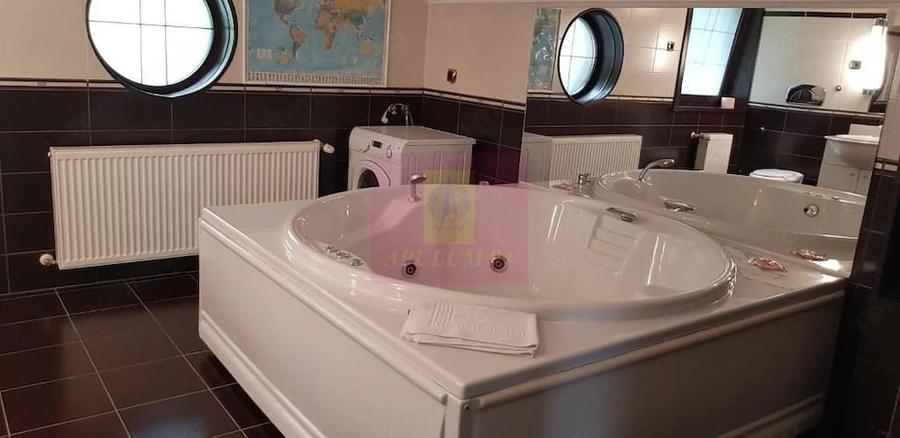 Spațiu comercial, de 742 mp, în Central