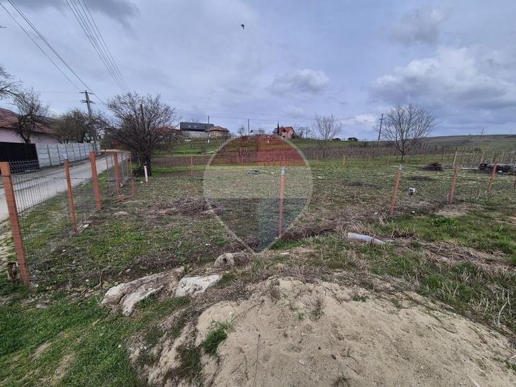 Teren Construcții intravilan de 861 mp, în Pielești