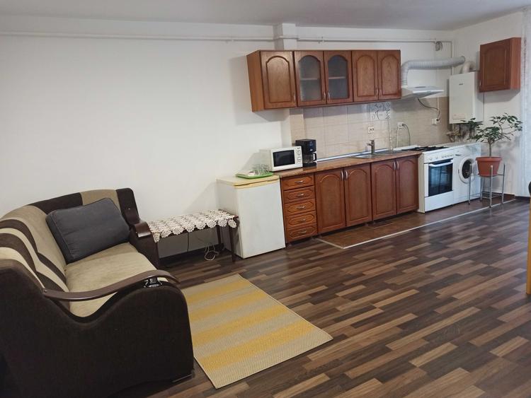Apartament cu 2 camere decomandat în Florești