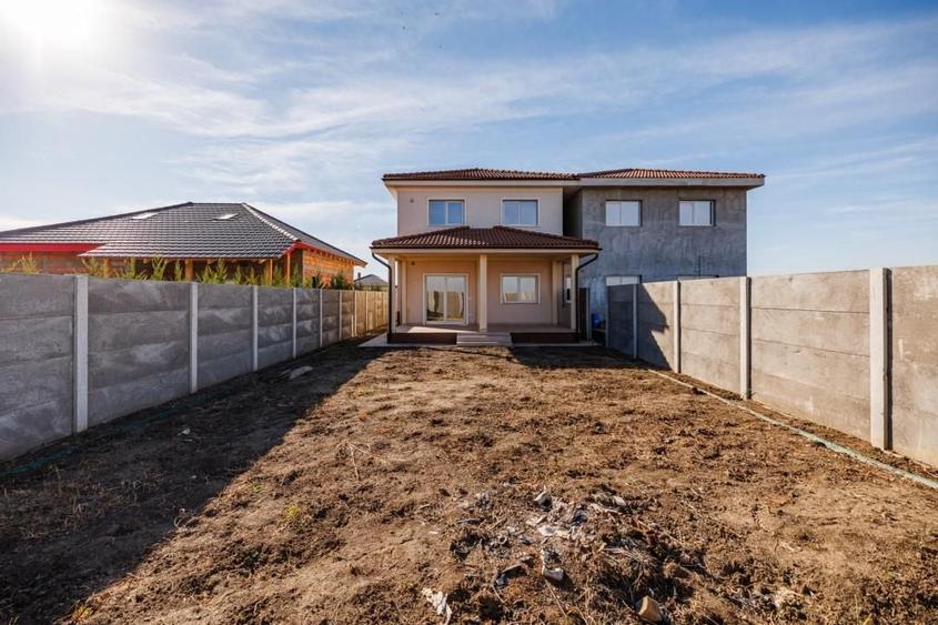 Casă individuală cu 5 camere cu Teren 313 Mp în Săcălaz
