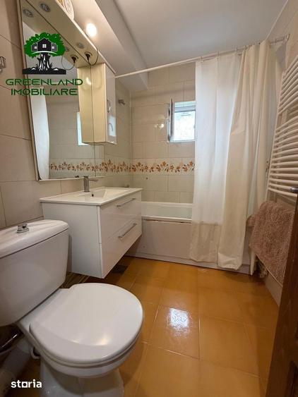 Apartament cu 3 camere decomandat în Nicolina
