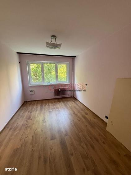 Apartament cu 3 camere decomandat în Alexandru Obregia