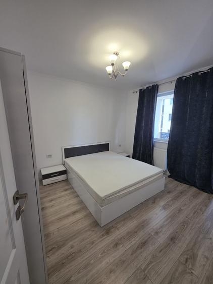 Apartament cu 3 camere decomandat în Florești