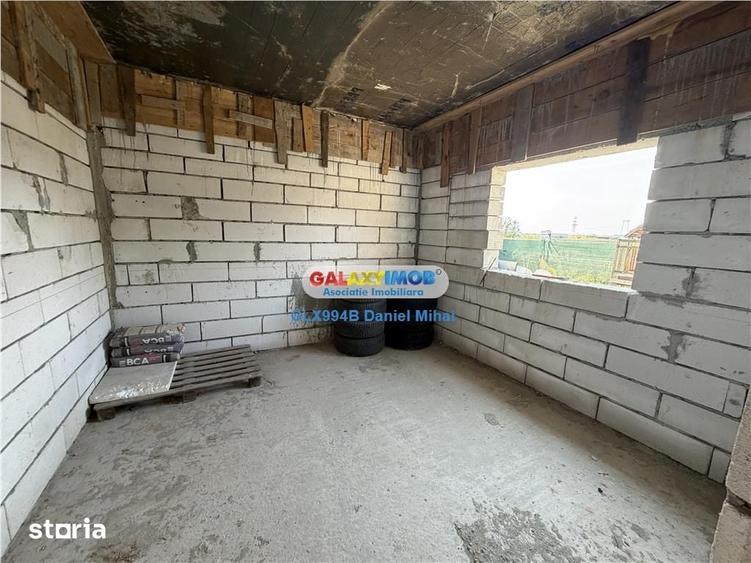 Casă cu 8 camere cu Teren 500 Mp în Clinceni