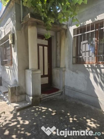 Casă cu 4 camere cu Teren 210 Mp în Coiciu