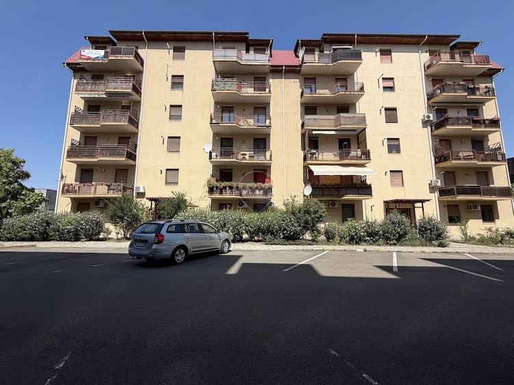 Apartament cu 4 camere decomandat în Aradului
