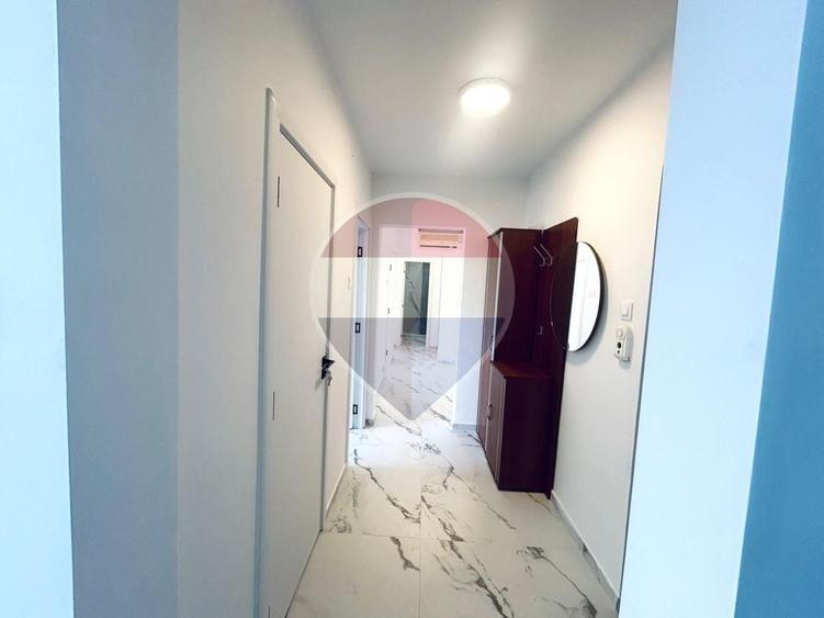 Apartament cu 3 camere decomandat, mobilat în Banu Manta