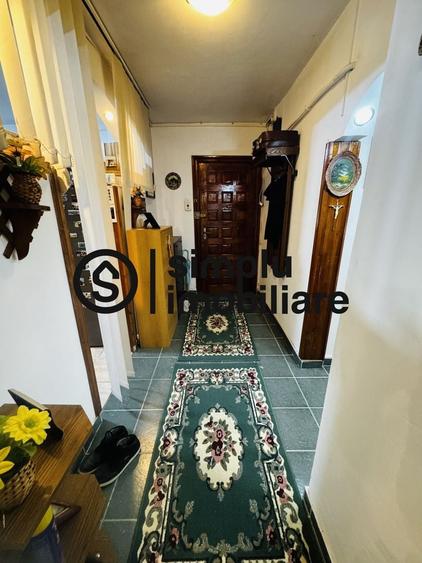 Apartament cu 3 camere decomandat în 1 Mai