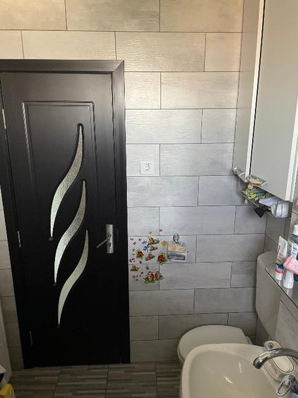 Apartament cu 3 camere decomandat, mobilat în Alexandru cel Bun