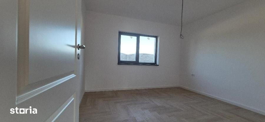 Casă cu 4 camere cu Teren 400 Mp în Clinceni