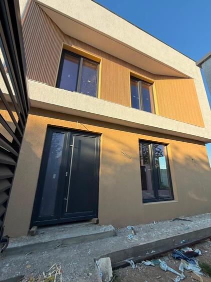 Casă cu 4 camere cu Teren 200 Mp în Pantelimon