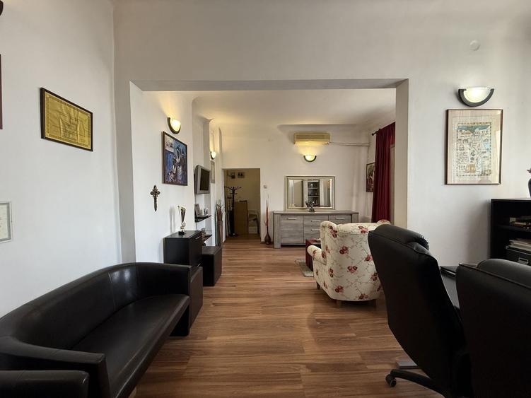 Apartament cu 6 camere decomandat, mobilat în Ultracentral
