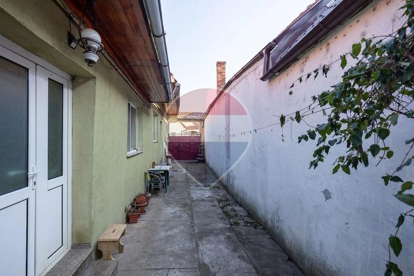 Casă cu 3 camere cu Teren 190 Mp în Cristian