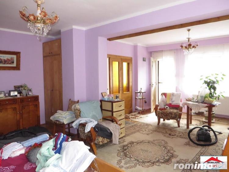 Casă cu 7 camere cu Teren 195 Mp în Semicentral
