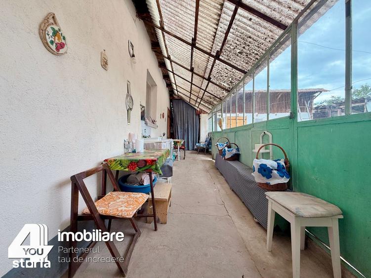 Casă cu 7 camere cu Teren 864 Mp în Târnova