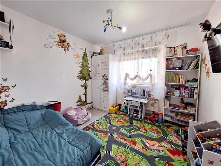 Apartament cu 2 camere semidecomandat în Mioriței