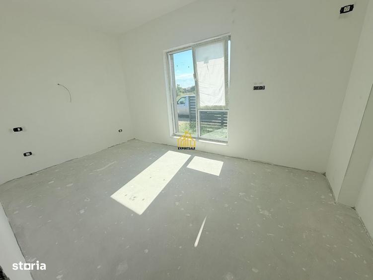 Casă cu 4 camere în Domnești