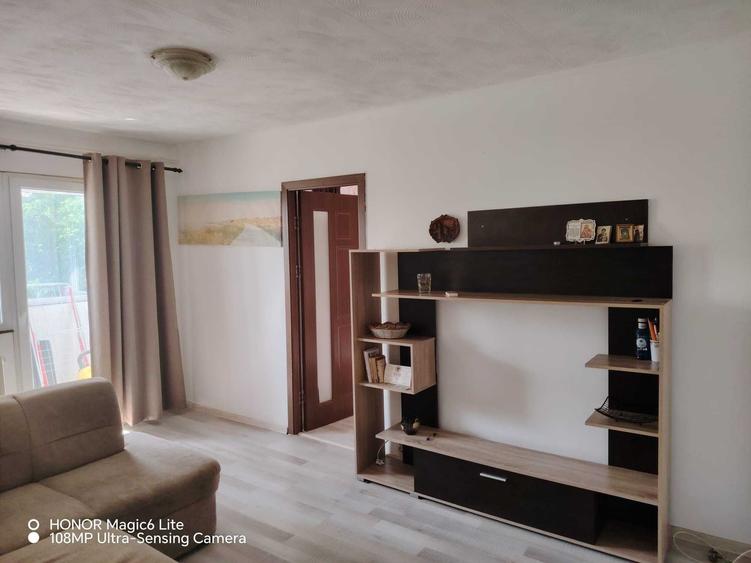 Apartament cu 2 camere semidecomandat în Km 4