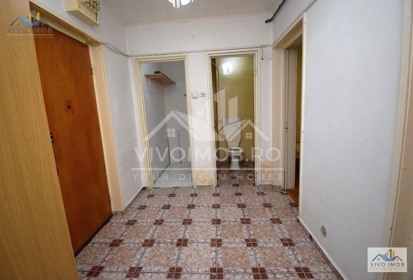 Apartament cu 3 camere semidecomandat în Titan