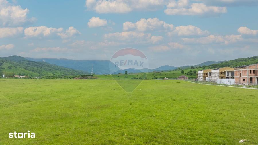Teren de 3400 mp, în Central