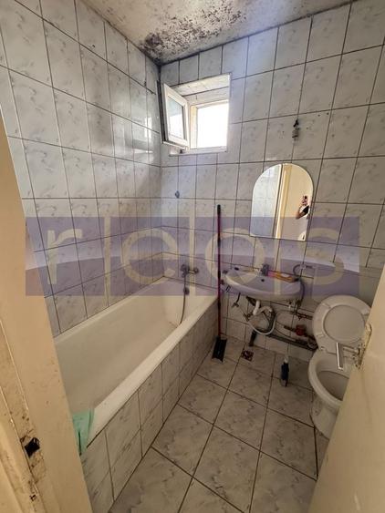 Apartament cu 3 camere semidecomandat în Iancului