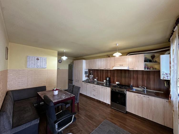 Apartament cu 4 camere decomandat în Terezian
